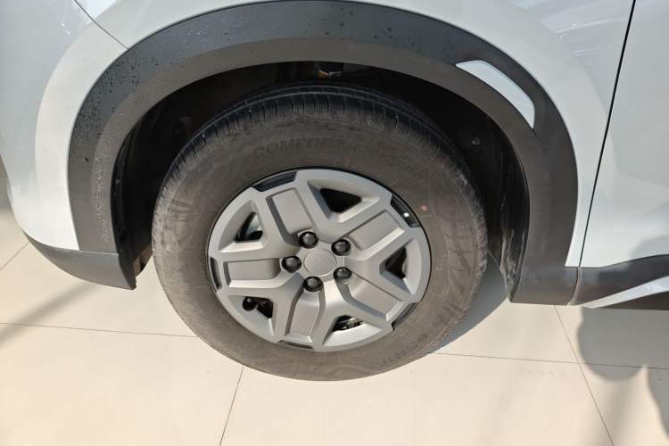 Used BYD Yuan UP 2024 401 km Active Version Left Front Wheel Hub