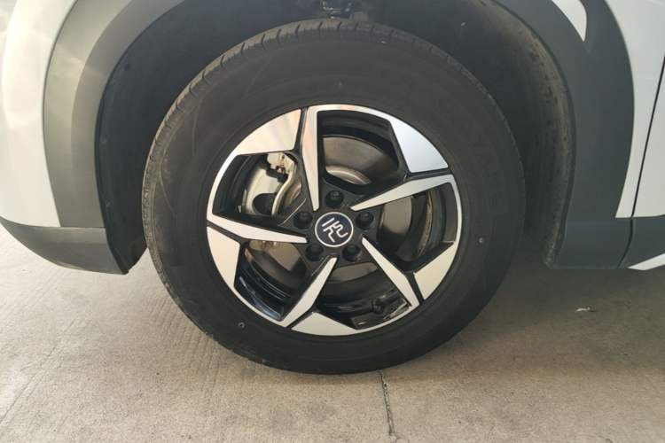 Used BYD Yuan UP 2024 401KM Leading Edition Left Front Wheel Hub