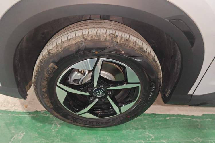 Used BYD Yuan UP 2024 301KM Leading Edition Left Front Wheel Hub
