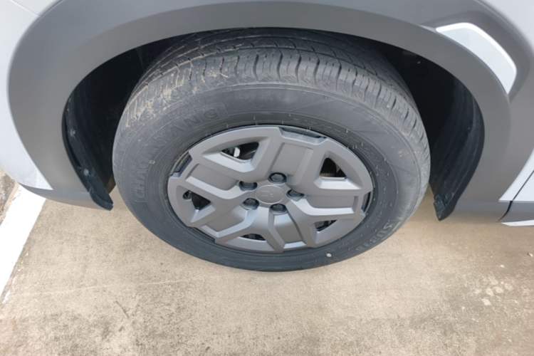 Used BYD Yuan UP 2024 401 km Active Version Left Front Wheel Hub
