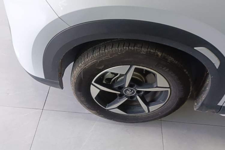 Used BYD Yuan UP 2024 401KM Leading Edition Left Front Wheel Hub