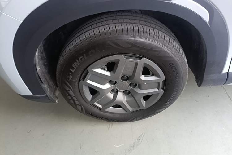 Used BYD Yuan UP 2024 401 km Active Version Left Front Wheel Hub