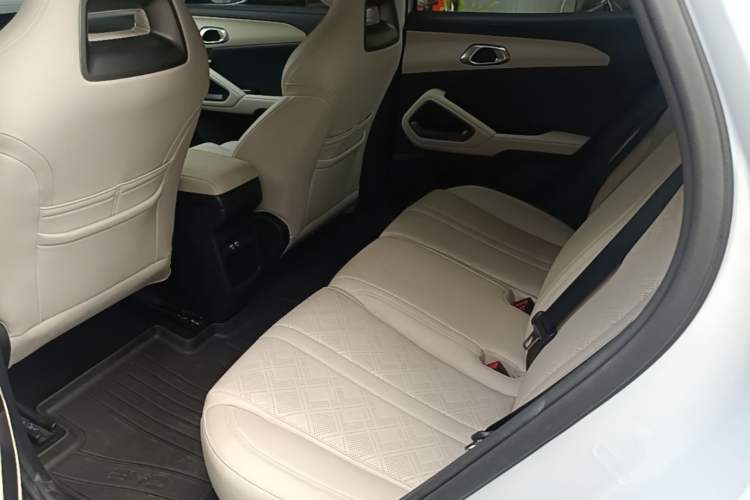 Used BYD Yuan UP 2024 401 km Active Version Left Rear Seat
