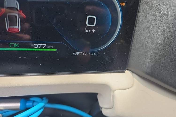 Used BYD Yuan UP 2024 401 km Active Version Odometer Close Up