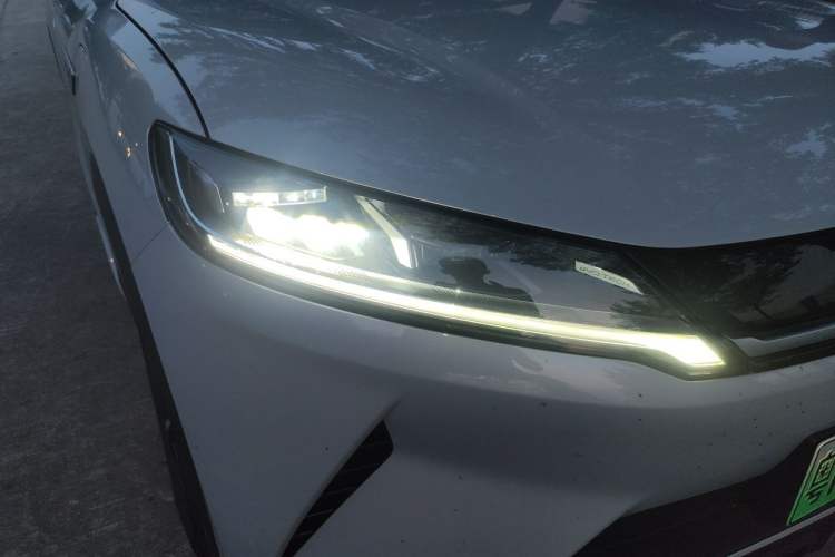Used BYD Yuan UP 2024 401KM Leading Edition Right Front Headlight