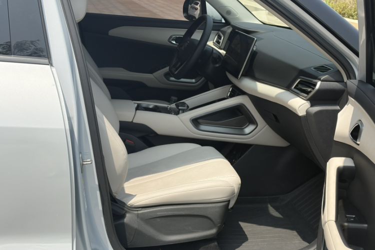 Used BYD Yuan UP 2024 401KM Leading Edition Right Front Seat