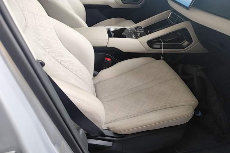 Used BYD Yuan UP 2024 401KM Leading Edition Right Front Seat
