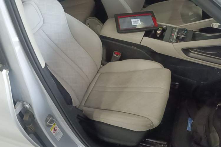 Used BYD Yuan UP 2024 401KM Leading Edition Right Front Seat