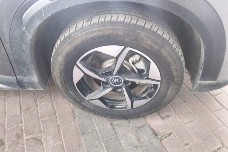 Used BYD Yuan UP 2024 401KM Leading Edition Right Front Wheel Hub