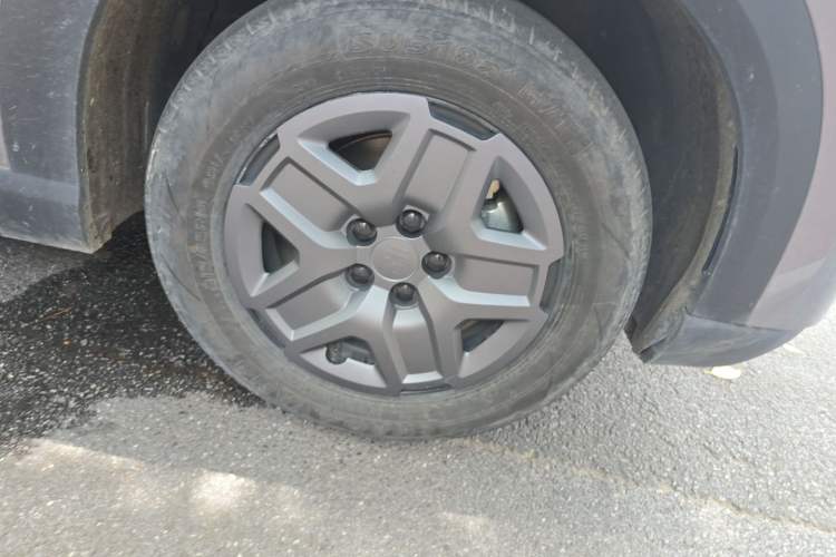 Used BYD Yuan UP 2024 401 km Active Version Right Front Wheel Hub