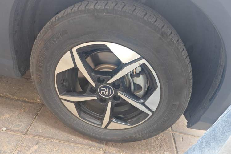 Used BYD Yuan UP 2024 301KM Leading Edition Right Front Wheel Hub