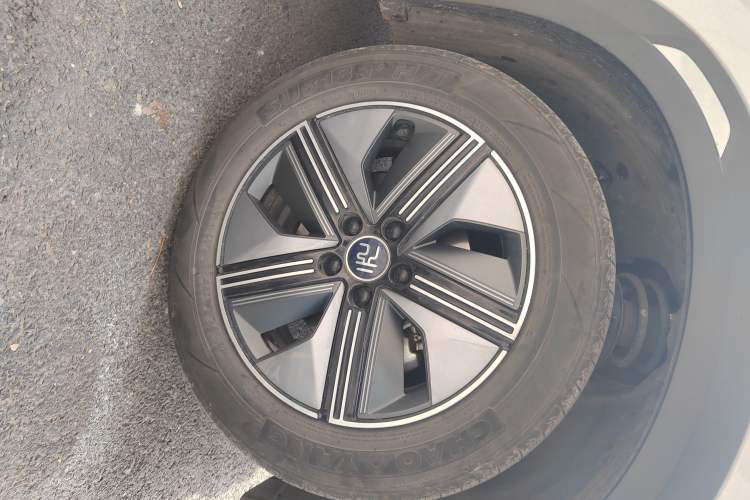 Used BYD Yuan UP 2024 401KM Beyond Edition Right Front Wheel Hub