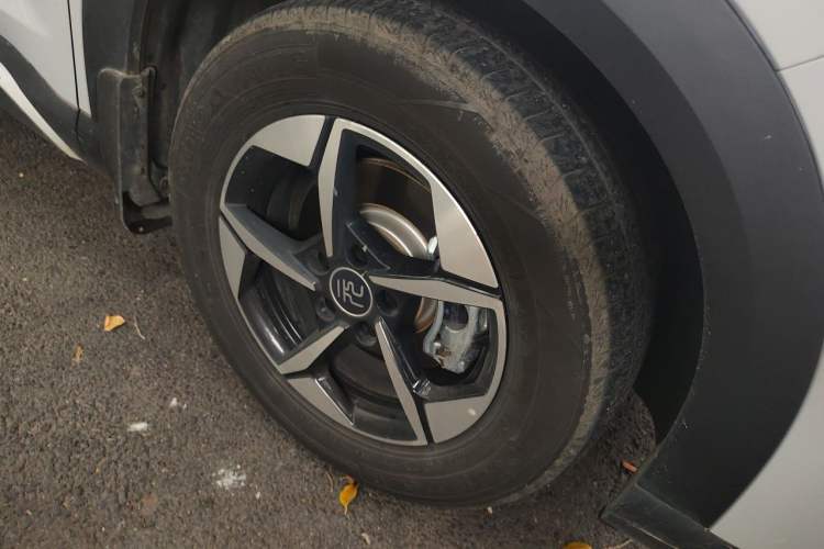 Used BYD Yuan UP 2024 401KM Leading Edition Right Front Wheel Hub