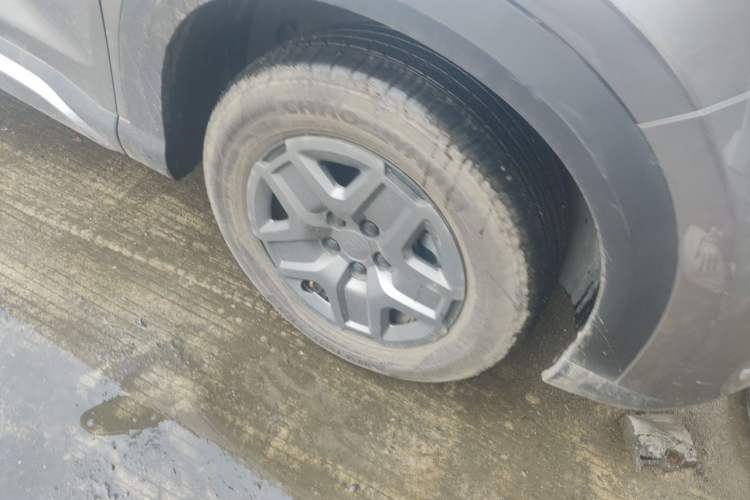 Used BYD Yuan UP 2024 401 km Active Version Right Front Wheel Hub