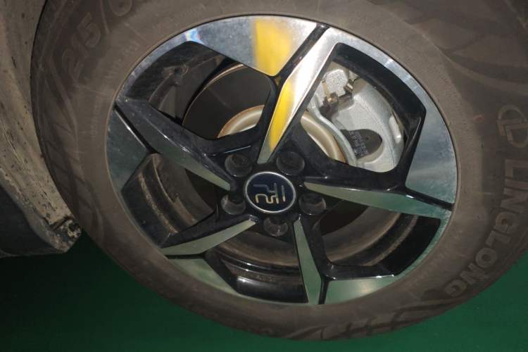 Used BYD Yuan UP 2024 401KM Leading Edition Right Front Wheel Hub