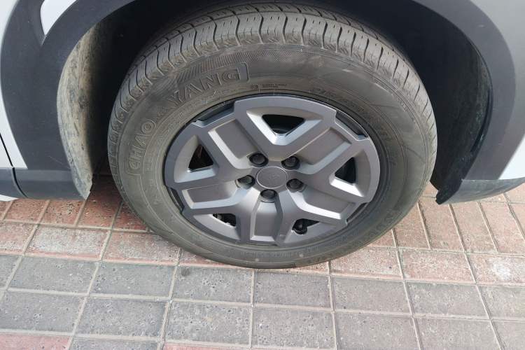 Used BYD Yuan UP 2024 401 km Active Version Right Front Wheel Hub