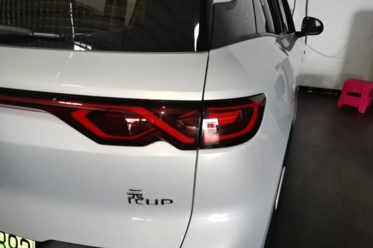 Used BYD Yuan UP 2024 401KM Leading Edition Right Rear Taillight