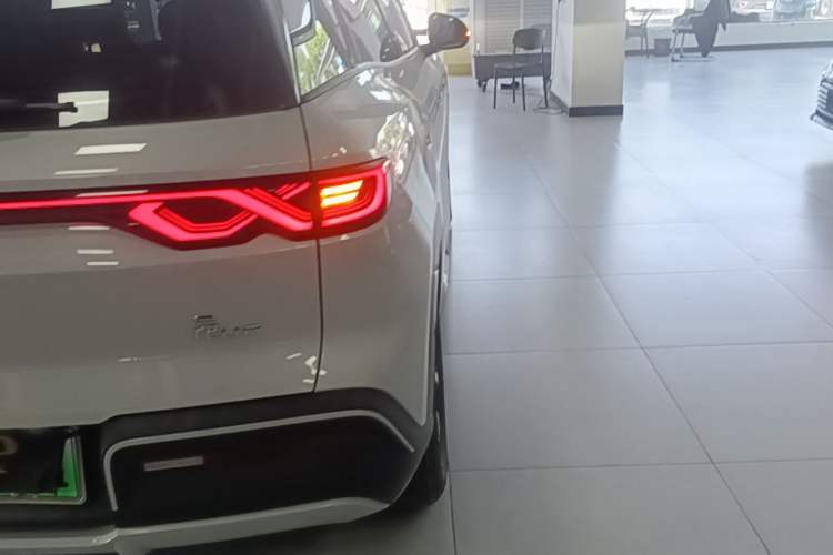 Used BYD Yuan UP 2024 401KM Leading Edition Right Rear Taillight