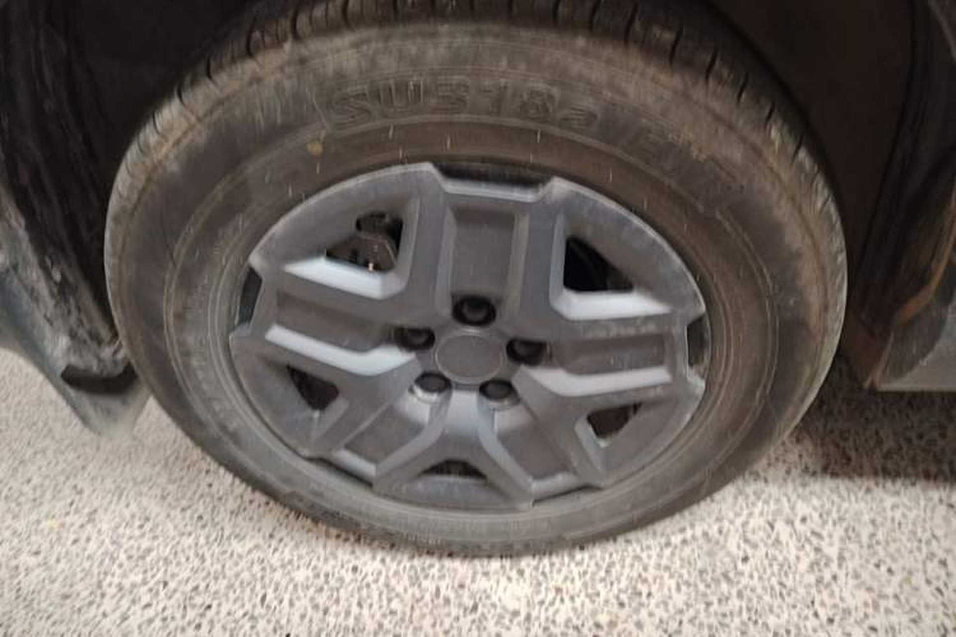 Used BYD Yuan UP 2024 401 km Active Version Right Rear Wheel Hub
