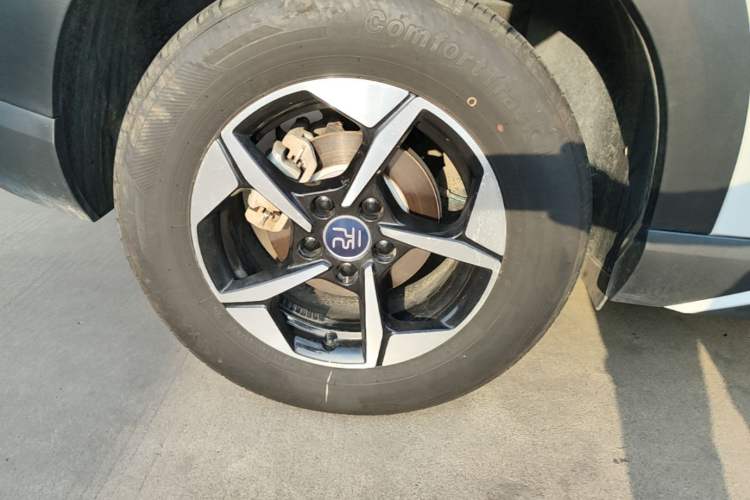 Used BYD Yuan UP 2024 401KM Leading Edition Right Rear Wheel Hub