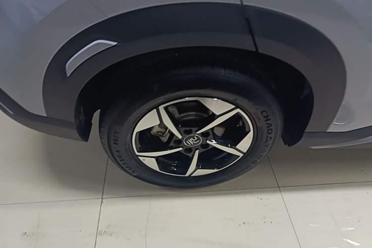 Used BYD Yuan UP 2024 401KM Beyond Edition Right Rear Wheel Hub