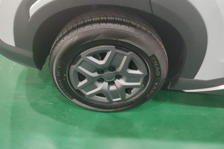 Used BYD Yuan UP 2024 401 km Active Version Right Rear Wheel Hub