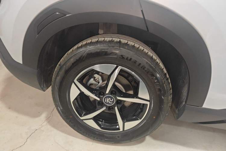 Used BYD Yuan UP 2024 301KM Leading Edition Right Rear Wheel Hub