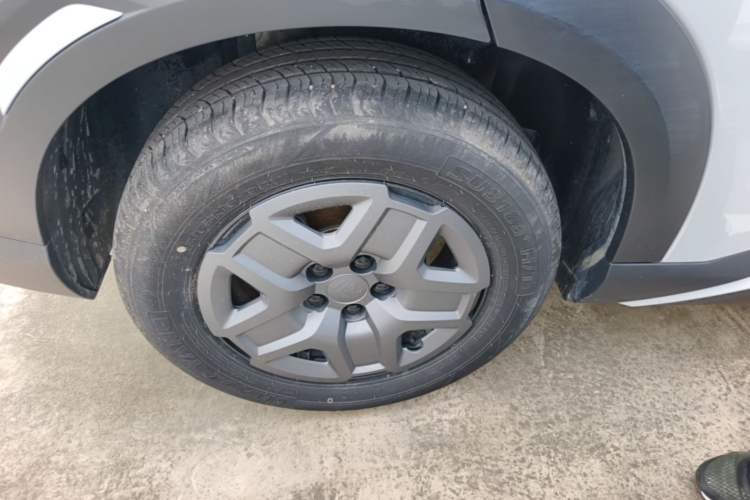 Used BYD Yuan UP 2024 401 km Active Version Right Rear Wheel Hub