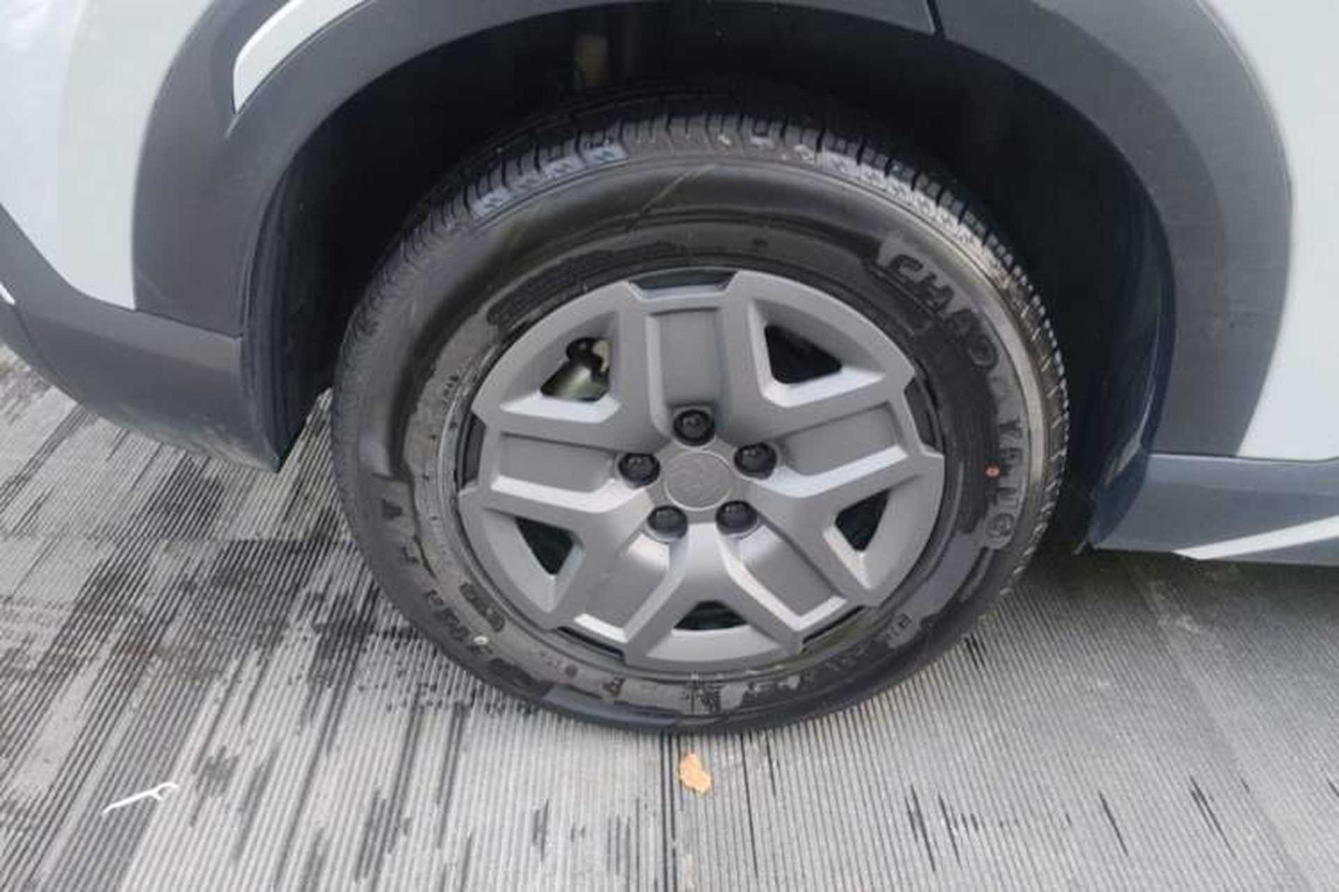 Used BYD Yuan UP 2024 401 km Active Version Right Rear Wheel Hub
