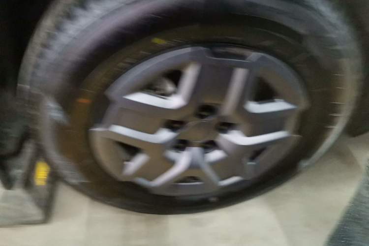Used BYD Yuan UP 2024 401 km Active Version Right Rear Wheel Hub