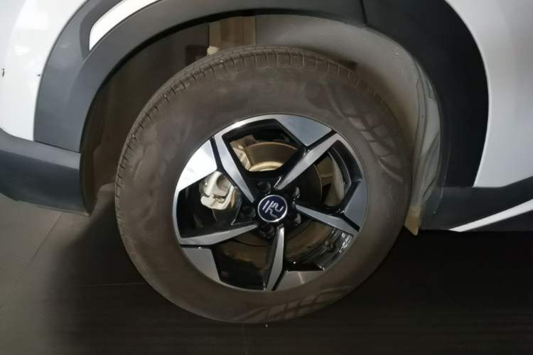 Used BYD Yuan UP 2024 401KM Leading Edition Right Rear Wheel Hub