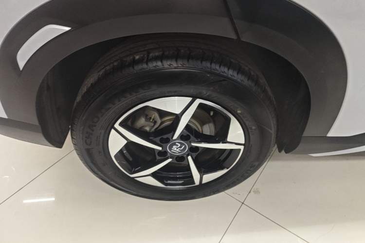 Used BYD Yuan UP 2024 401KM Leading Edition Right Rear Wheel Hub