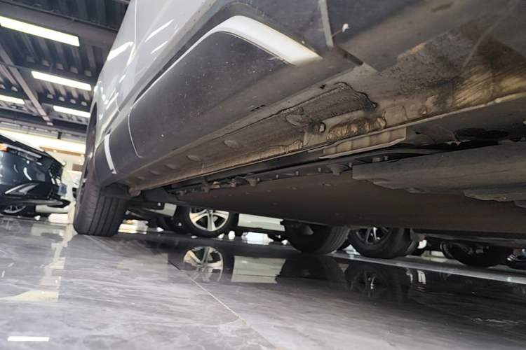 Used BYD Yuan UP 2024 401KM Leading Edition Right Side Sill