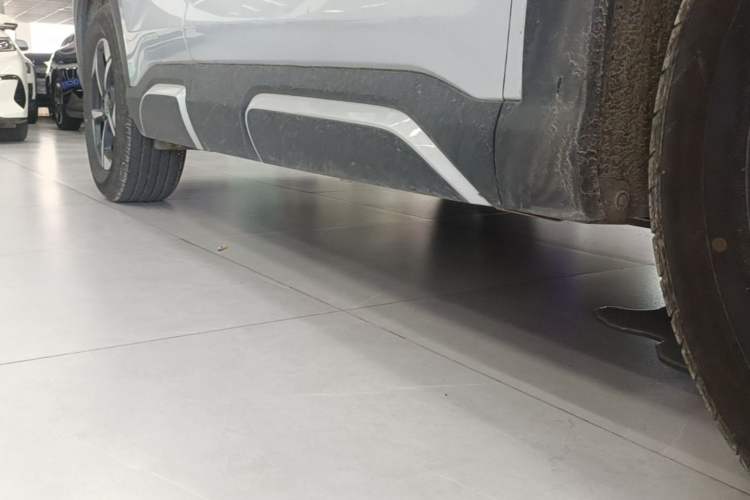 Used BYD Yuan UP 2024 401KM Leading Edition Right Side Sill
