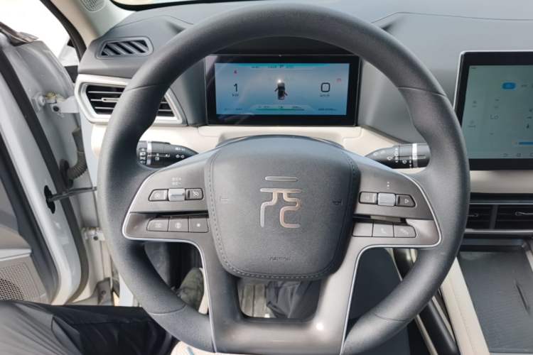 Used BYD Yuan UP 2024 401 km Active Version Steering Wheel