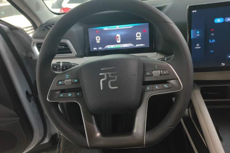 Used BYD Yuan UP 2024 401KM Leading Edition Steering Wheel