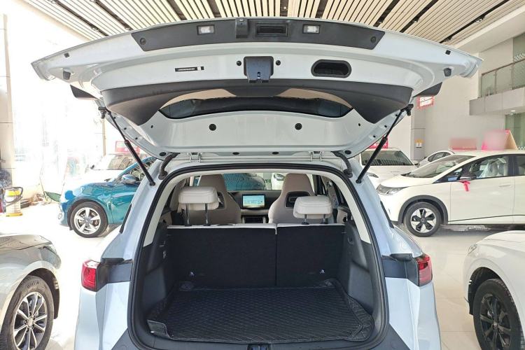 Used BYD Yuan UP 2024 401 km Active Version Trunk