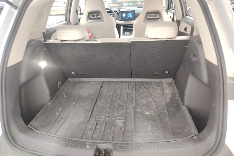 Used BYD Yuan UP 2024 401 km Active Version Trunk