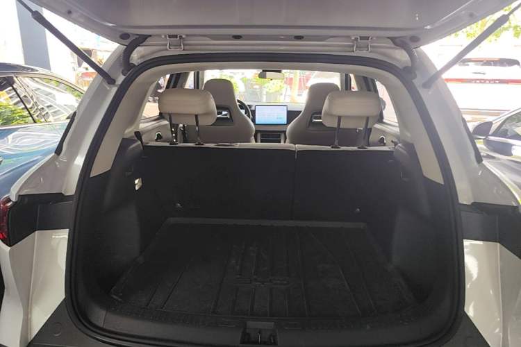 Used BYD Yuan UP 2024 401KM Leading Edition Trunk