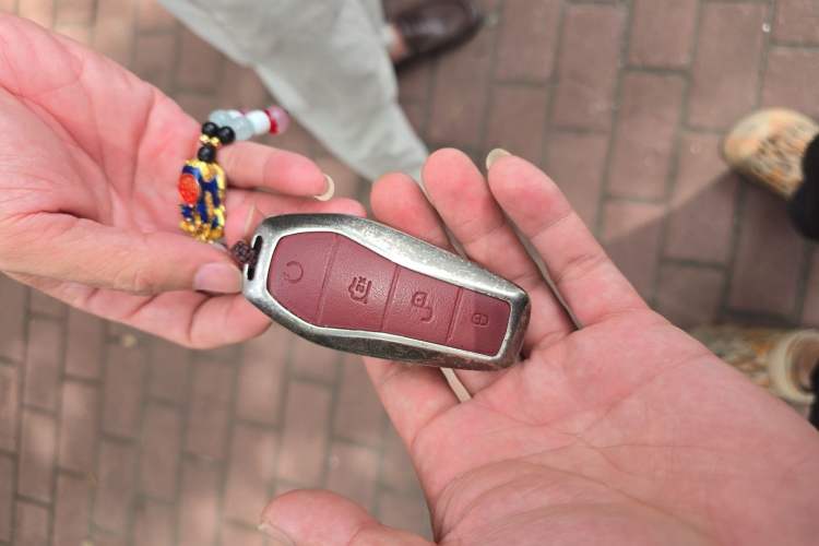 Used BYD Yuan UP 2024 401 km Active Version Vehicle Key