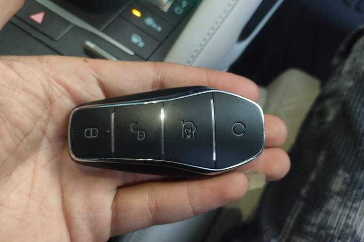 Used BYD Yuan UP 2024 401KM Leading Edition Vehicle Key