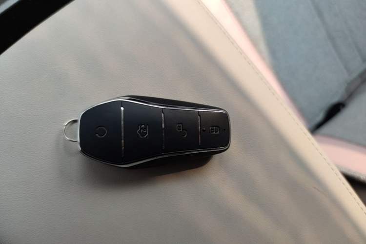 Used BYD Yuan UP 2024 401KM Beyond Edition Vehicle Key