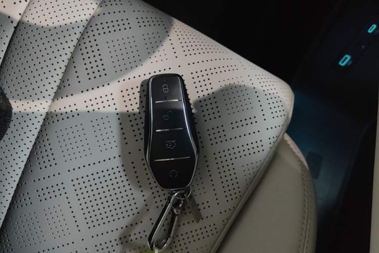 Used BYD Yuan UP 2024 401KM Leading Edition Vehicle Key