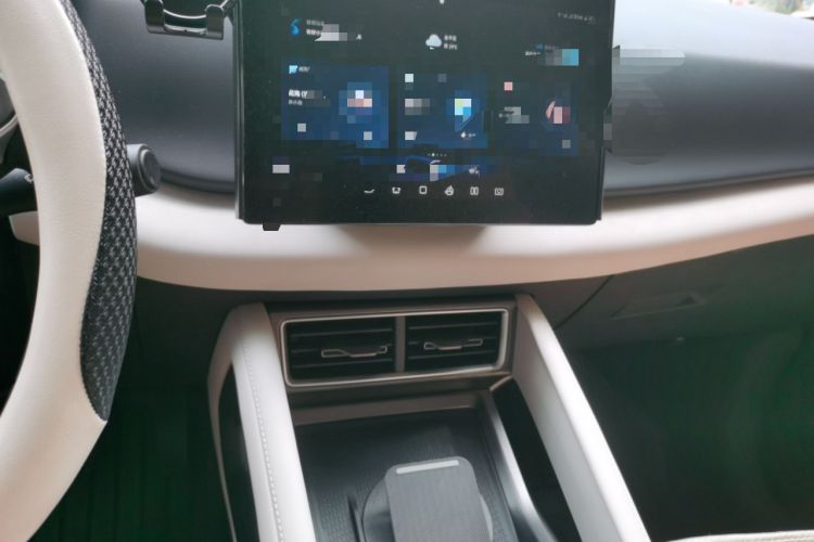 Used BYD Yuan UP 2024 401 km Active Version Audio And AC Panel
