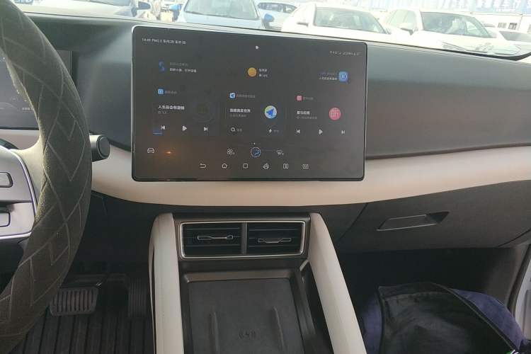 Used BYD Yuan UP 2024 401KM Beyond Edition Audio And AC Panel