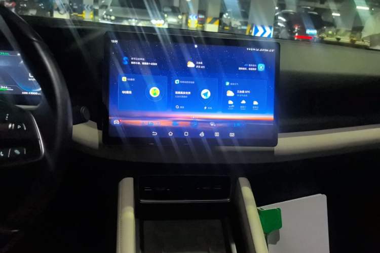 Used BYD Yuan UP 2024 401KM Beyond Edition Audio And AC Panel
