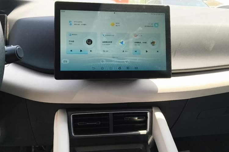 Used BYD Yuan UP 2024 401 km Active Version Audio And AC Panel