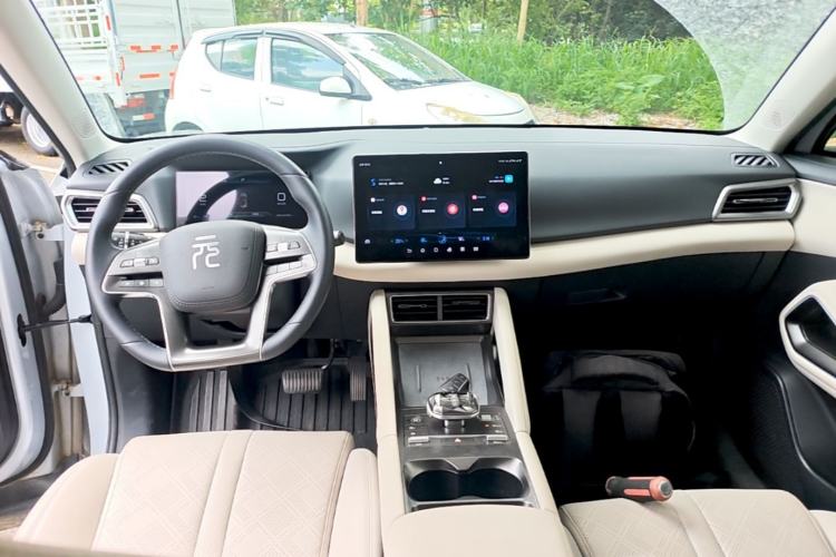 Used BYD Yuan UP 2024 401KM Beyond Edition Center Console