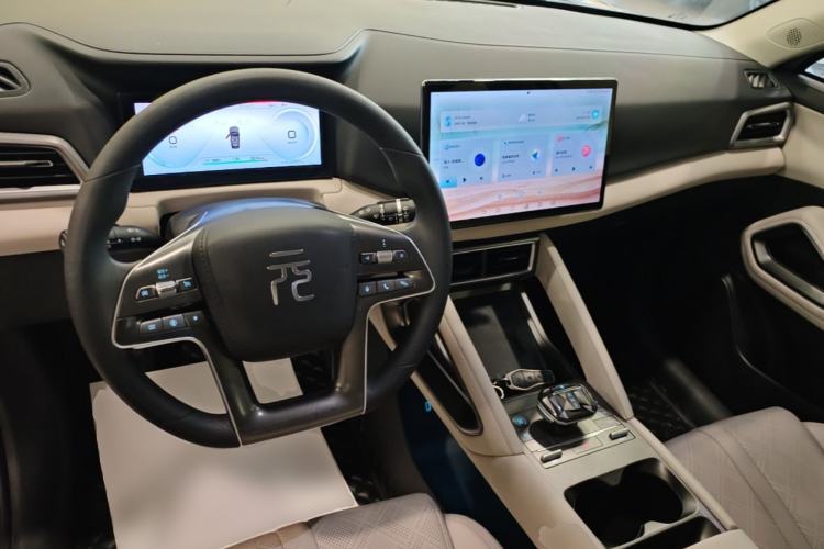 Used BYD Yuan UP 2024 401KM Leading Edition Center Console