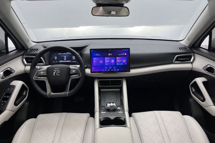 Used BYD Yuan UP 2024 401KM Beyond Edition Center Console